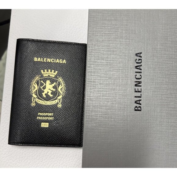 Balenciaga Black Leather Passport Holder W/ Gold Embossed Logo & Multiple Card S - Picture 6 of 6